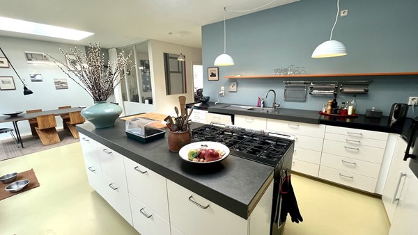 Medium property photo - Lange Beestenmarkt, 2512 ED The Hague